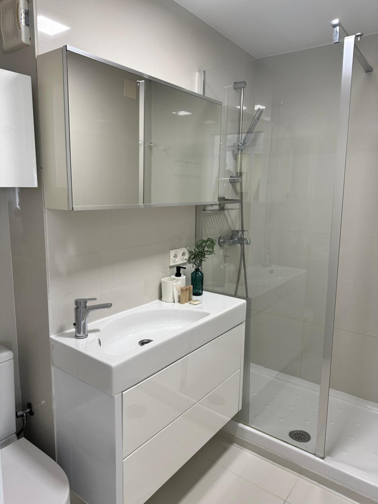 Apartment Center *
